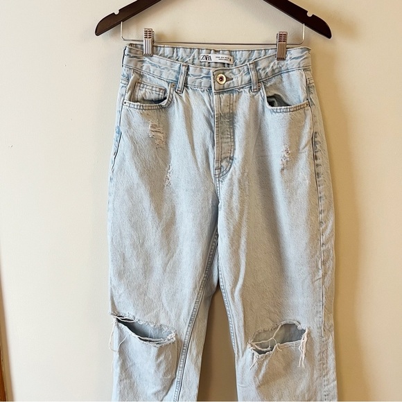 Zara Light Blue Wash High Rise Straight Leg Jeans Distressed Size 6 - Picture 2 of 7